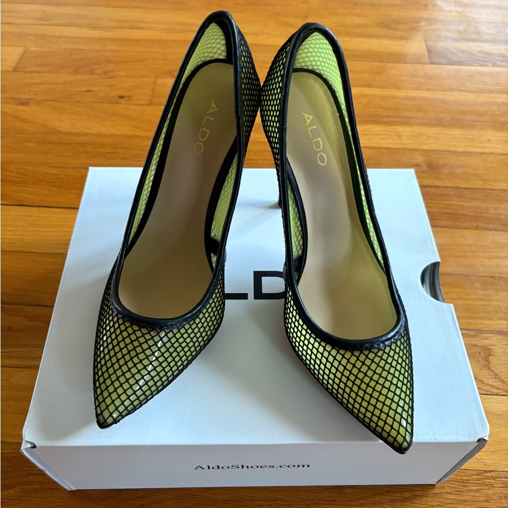 Aldo green mesh heels - size 6